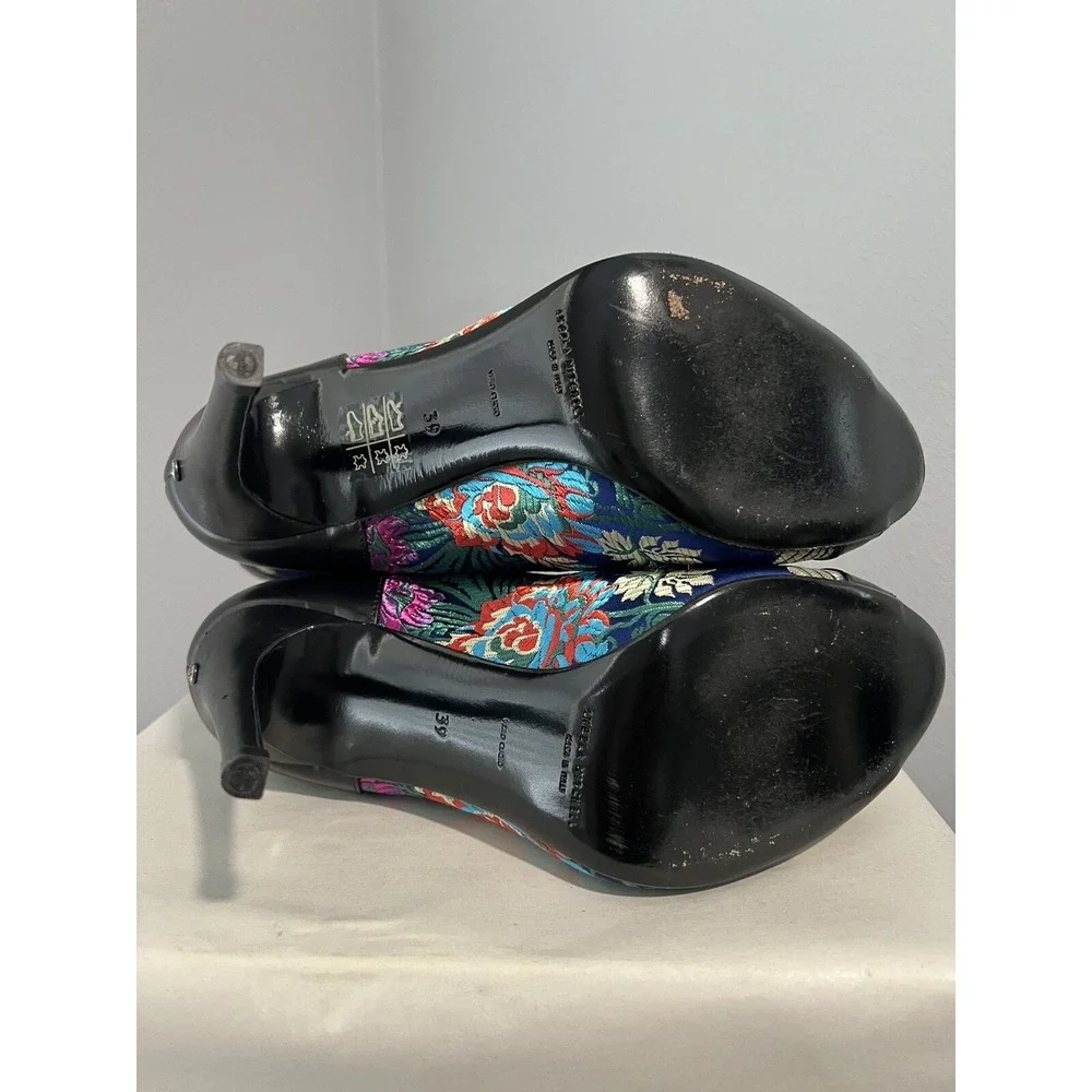 Angela Mitchell Vehuel Booties Size 39 Embroidered Made In Italy US Size 8.5